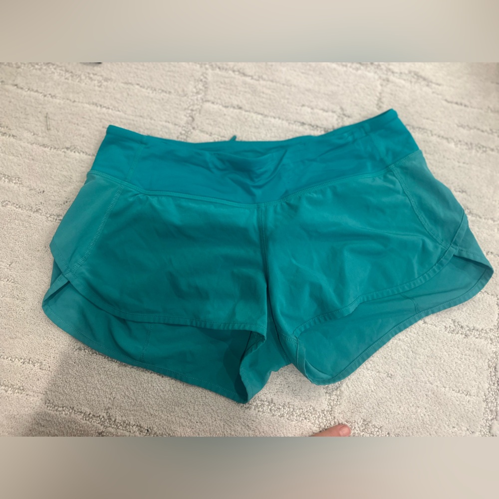 Lululemon - size 6 speed shorts